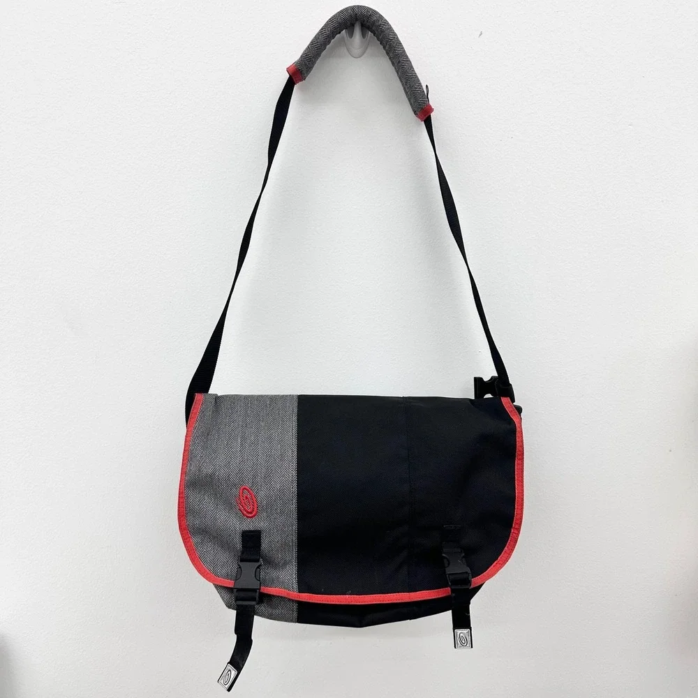 Timbuk2 Classic Messenger Bag Medium Black/Red Canvas Single Strap Herringbone‎
